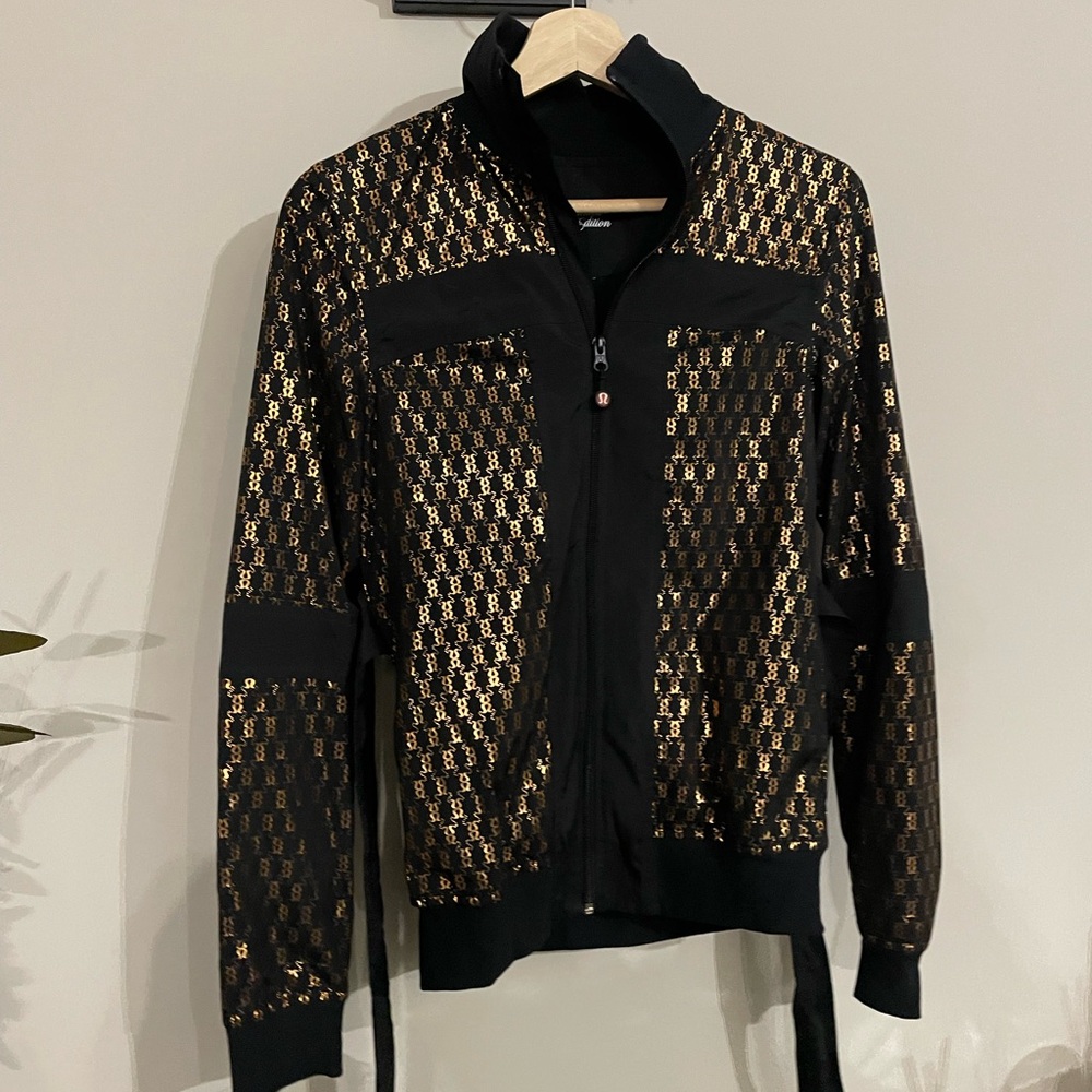 Size 4 limited edition black and gold lululemon jacket